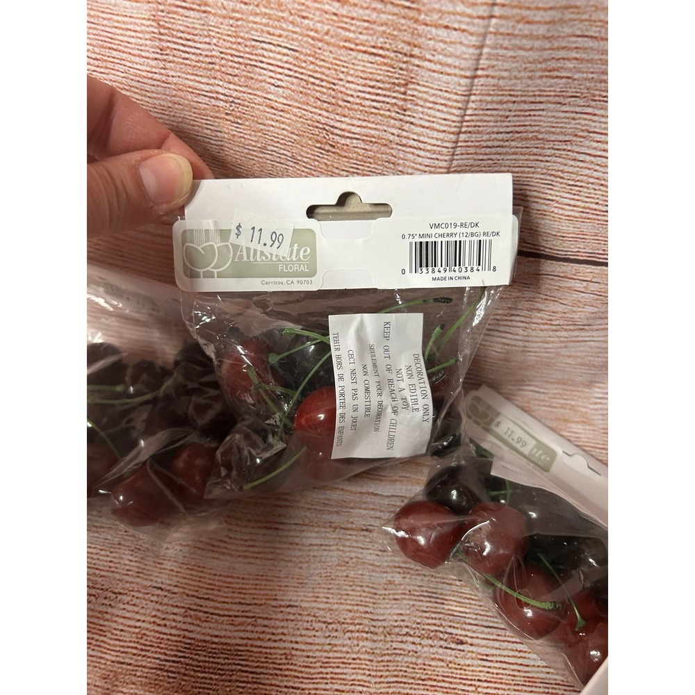 Fake cherries‎ - Picture 6 of 7